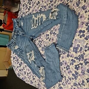 American Eagle Woman's Ripped Skinny Jeans, Size 4